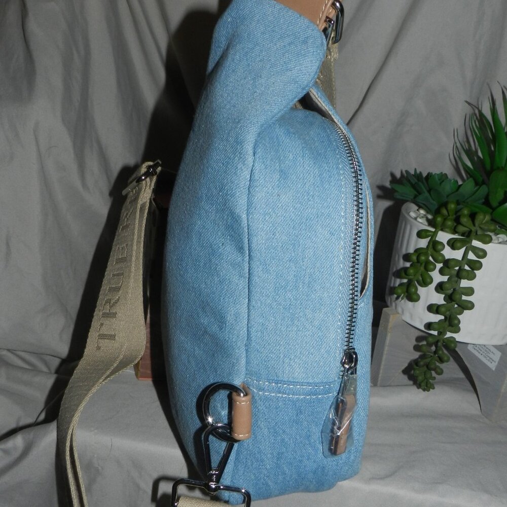 True Religion Stitched Horseshoe Sling Bag light Blue NWT! - Picture 5 of 16